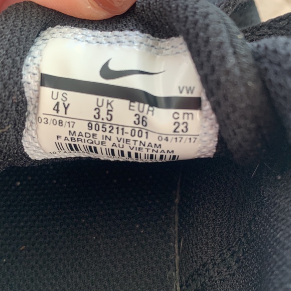 Nike SB Portmore Ultralight Boys Sneakers 4 EUC Black - Picture 9 of 12